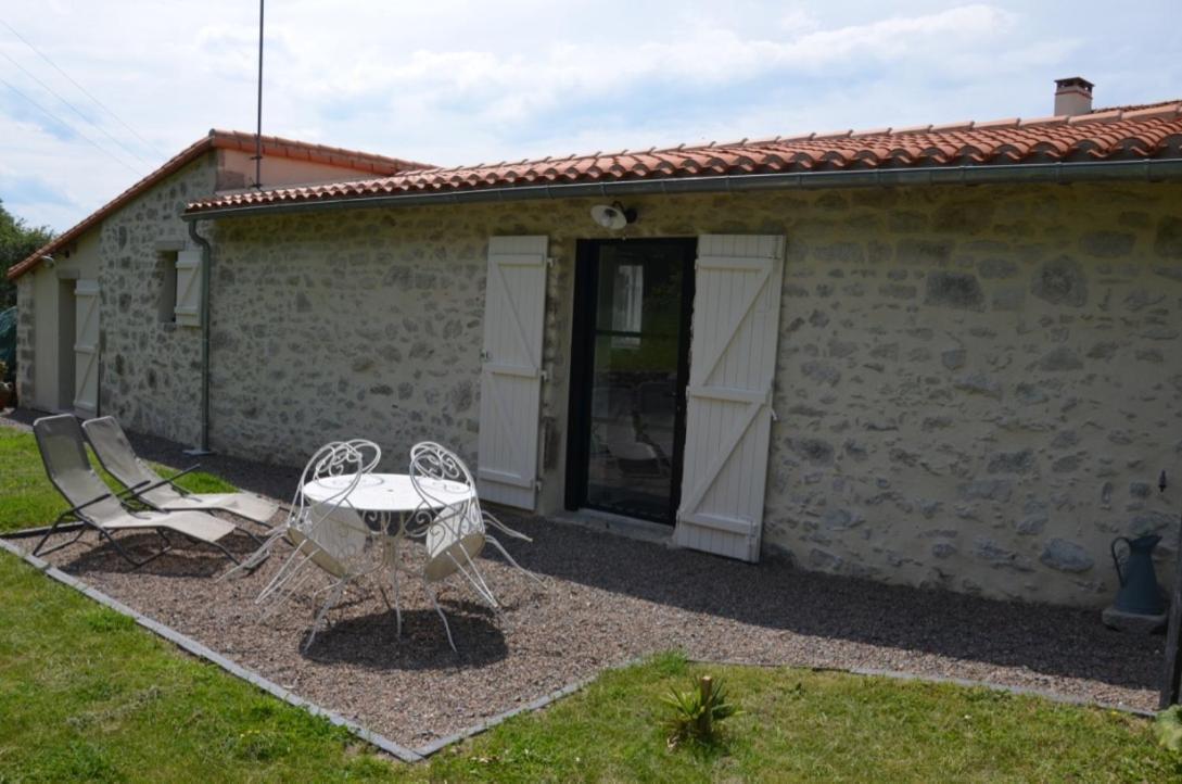 Villa La Remise 4 étoiles à Saint-Hilaire-de-Mortagne Extérieur photo